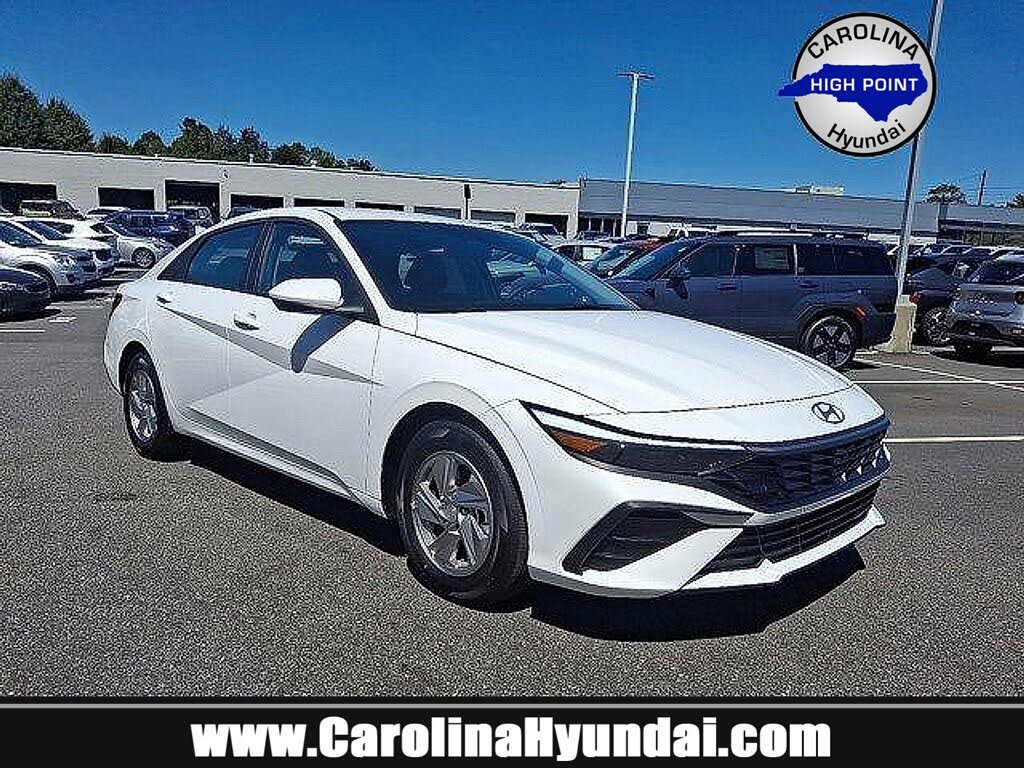2025 Hyundai Elantra SE FWD