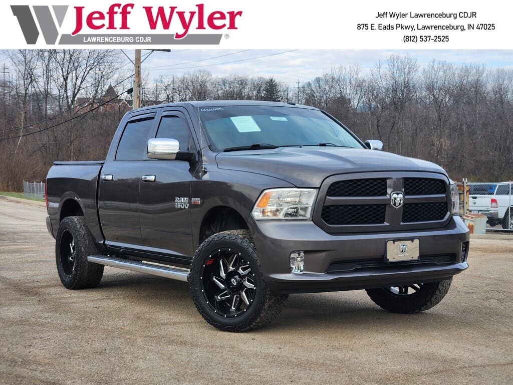 2017 RAM 1500 Express Crew Cab 4WD