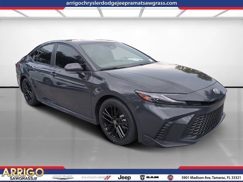 2025 Toyota Camry SE FWD
