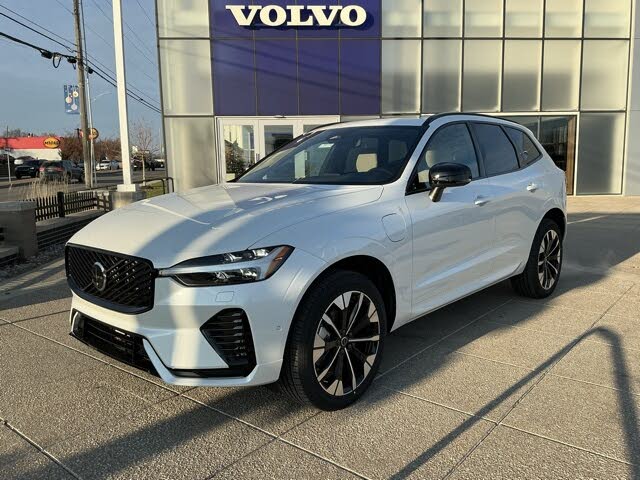 2026 Volvo XC60 B5 Plus AWD