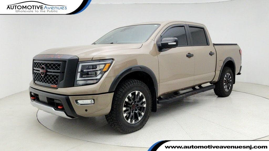 2023 Nissan Titan PRO-4X Crew Cab 4WD