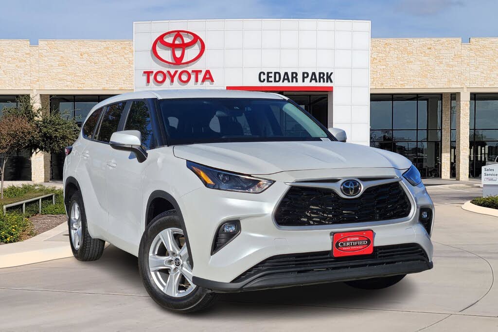 2023 Toyota Highlander LE FWD