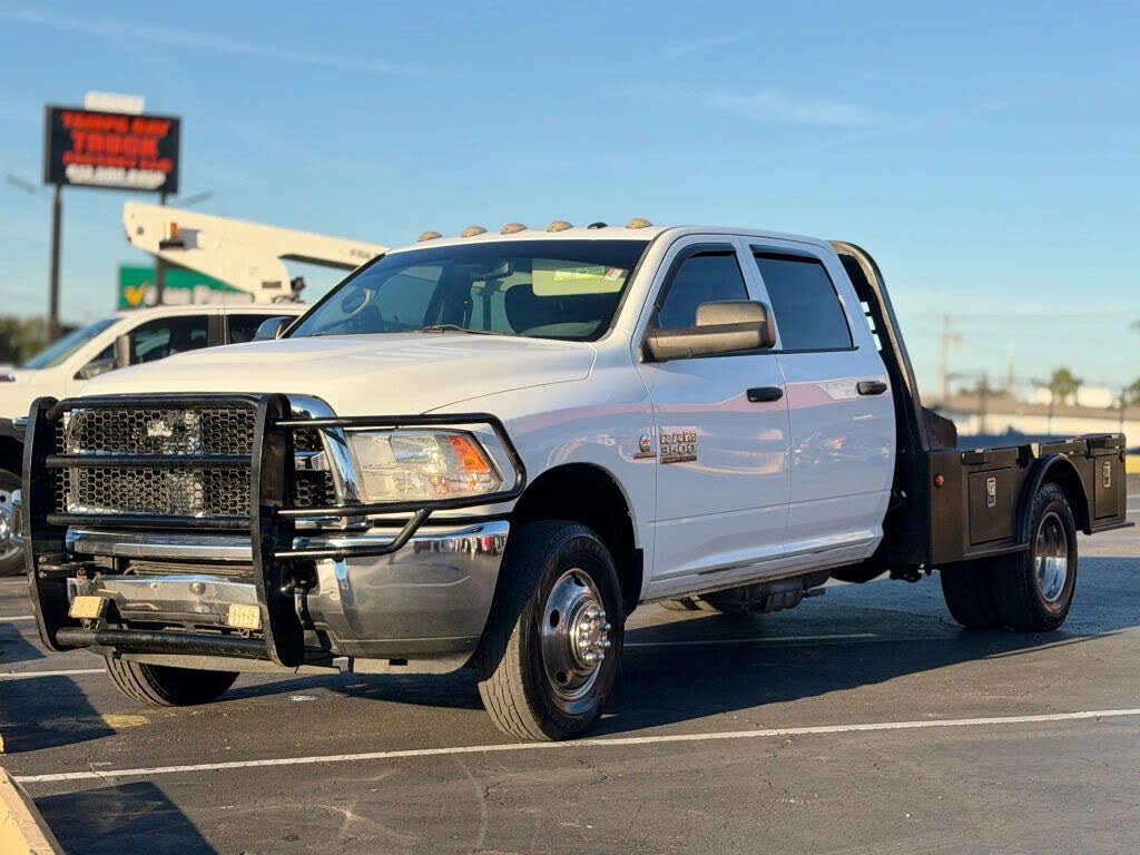 2014 RAM 3500 Chassis Tradesman Crew Cab 4WD