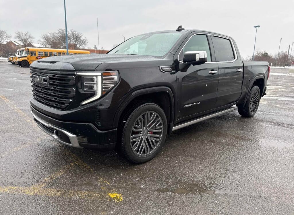 GMC Sierra 1500 Denali Ultimate Crew Cab 4WD 2022