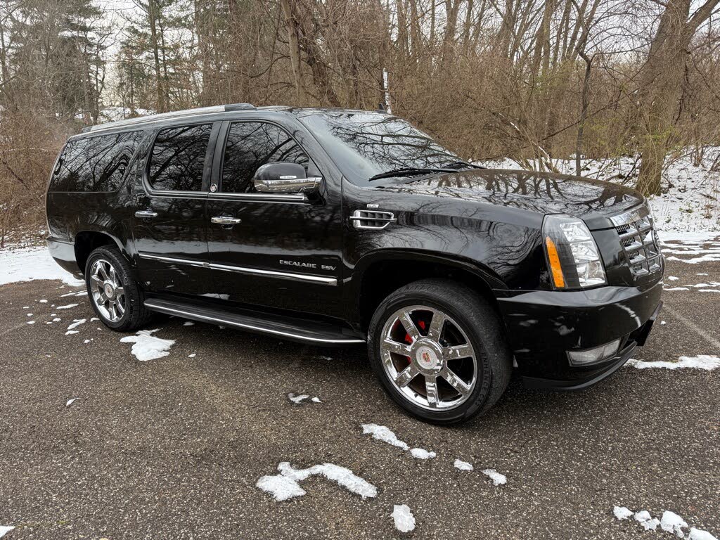 2011 Cadillac Escalade ESV Luxury RWD