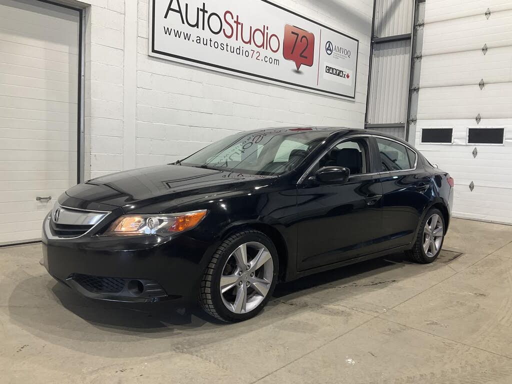 2014 Acura ILX 2.0L FWD with Premium Package