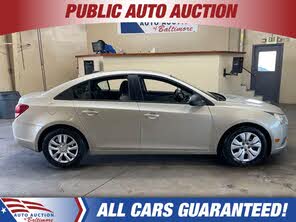 Chevrolet Cruze LS Sedan FWD