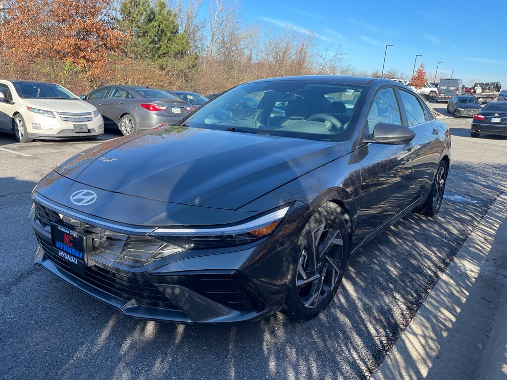 2024 Hyundai Elantra SEL FWD