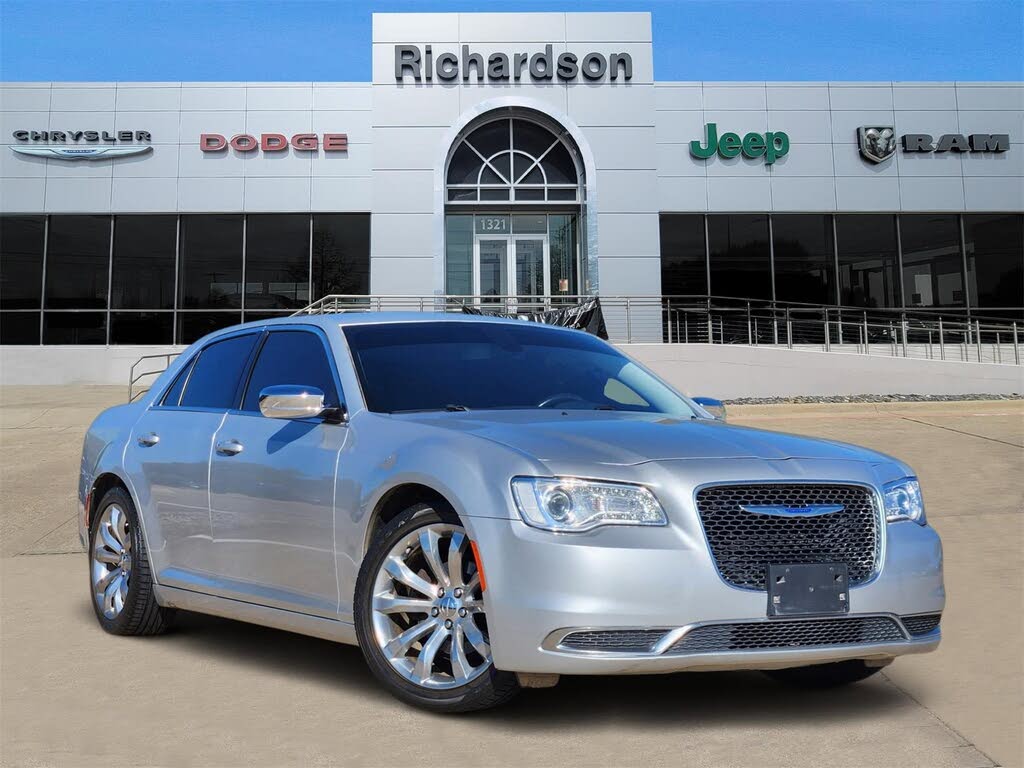 2019 Chrysler 300 Touring RWD