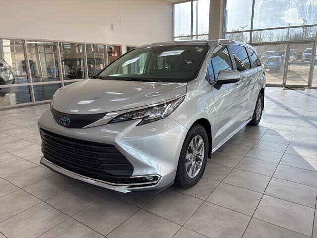 2021 Toyota Sienna XLE 7-Passenger FWD