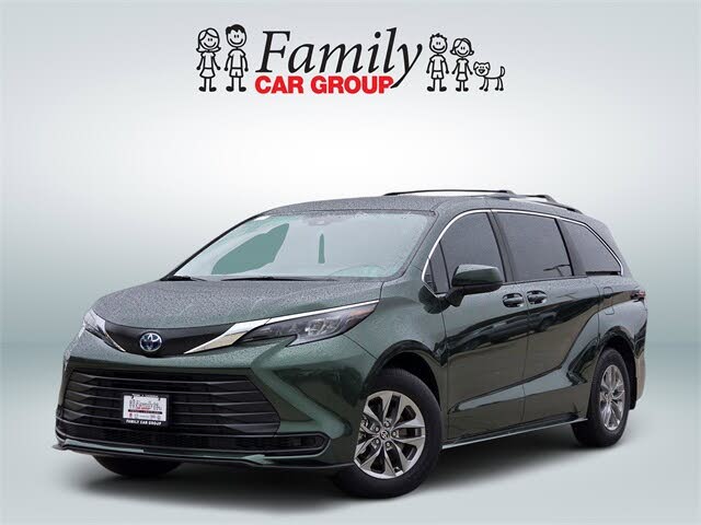 2025 Toyota Sienna LE 8-Passenger FWD