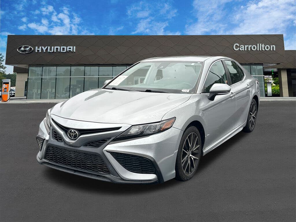 2022 Toyota Camry SE FWD