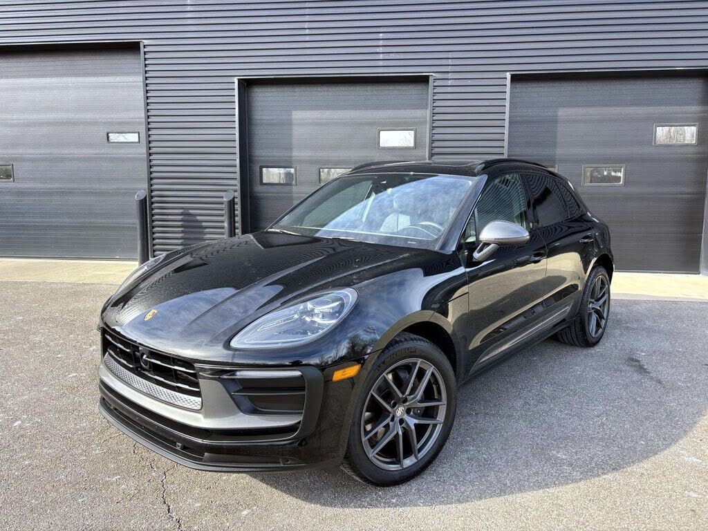 2025 Porsche Macan T AWD