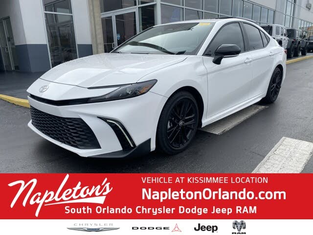 2025 Toyota Camry SE FWD