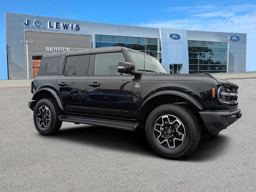 2025 Ford Bronco Outer Banks 4-Door 4WD