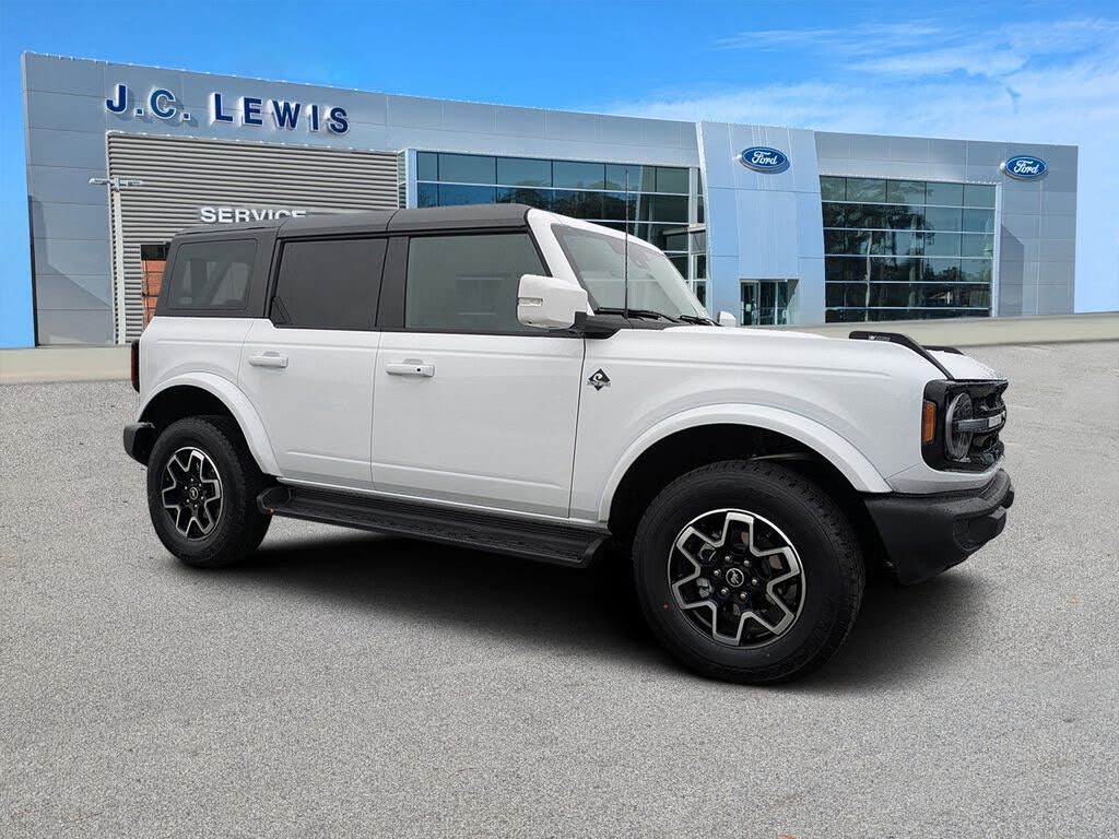 2025 Ford Bronco Outer Banks 4-Door 4WD