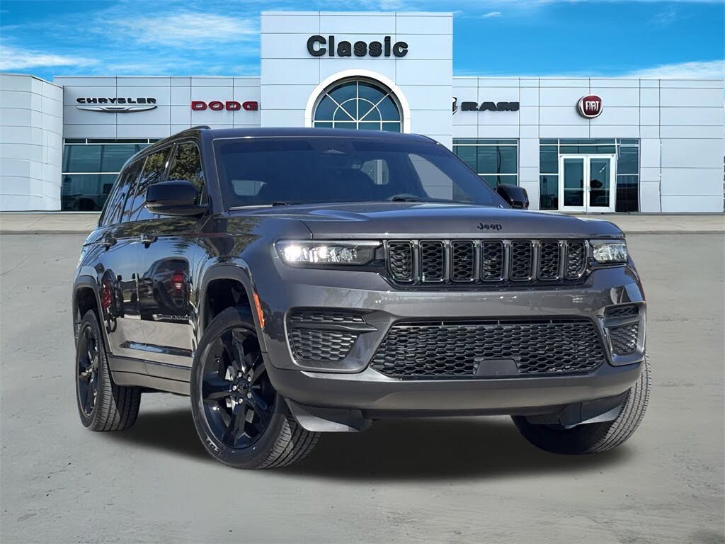 2023 Jeep Grand Cherokee Altitude RWD
