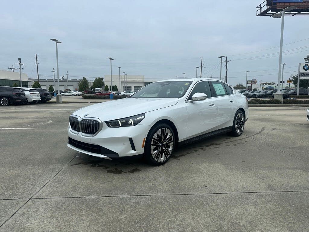2025 BMW 5 Series 530i RWD