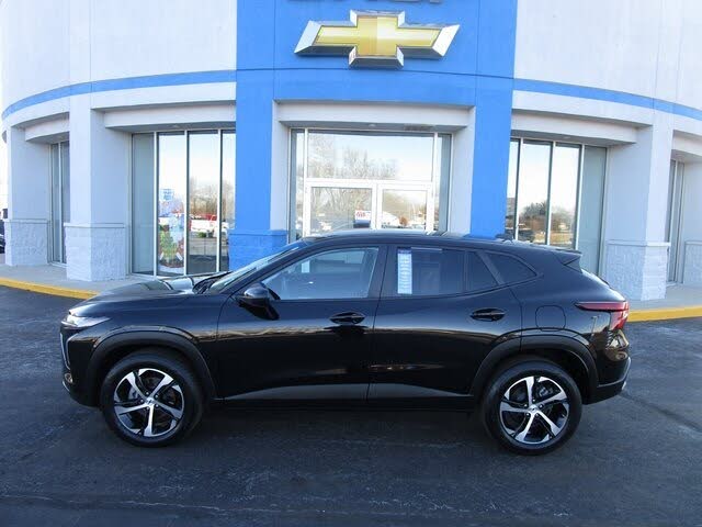 2025 Chevrolet Trax RS with 1RS FWD