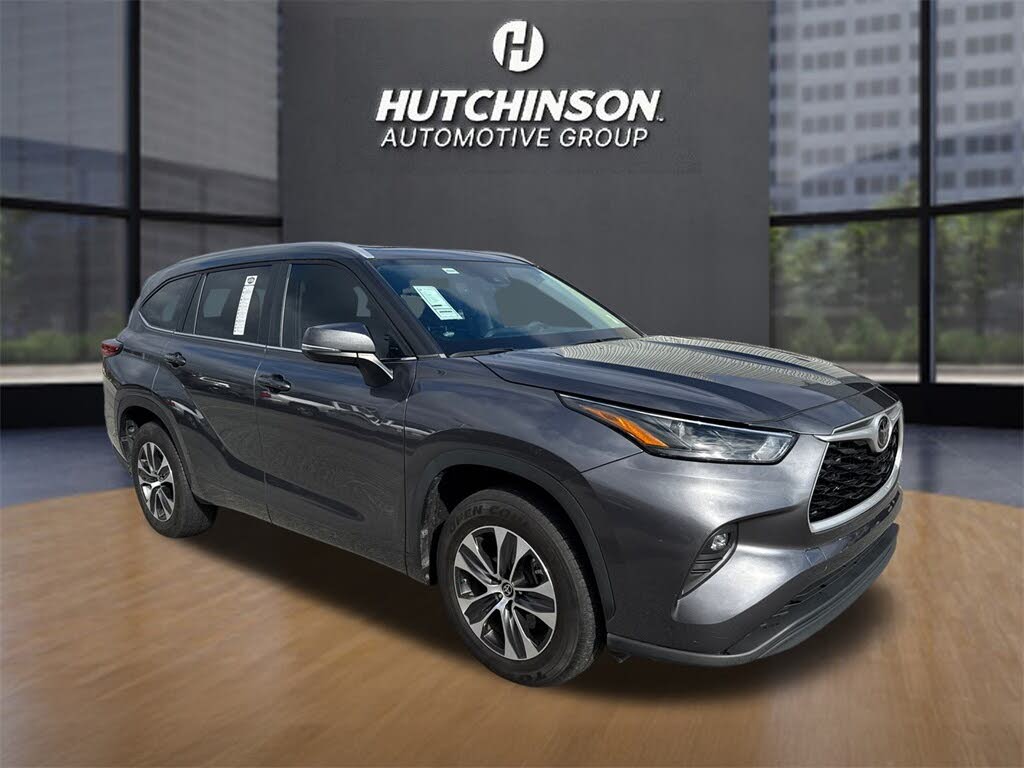 2023 Toyota Highlander XLE FWD