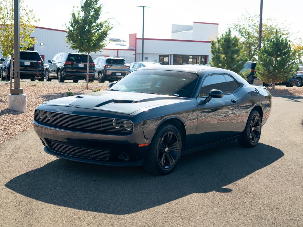 2018 Dodge Challenger SXT RWD