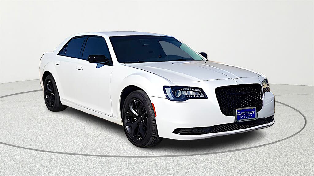 2022 Chrysler 300 Touring RWD
