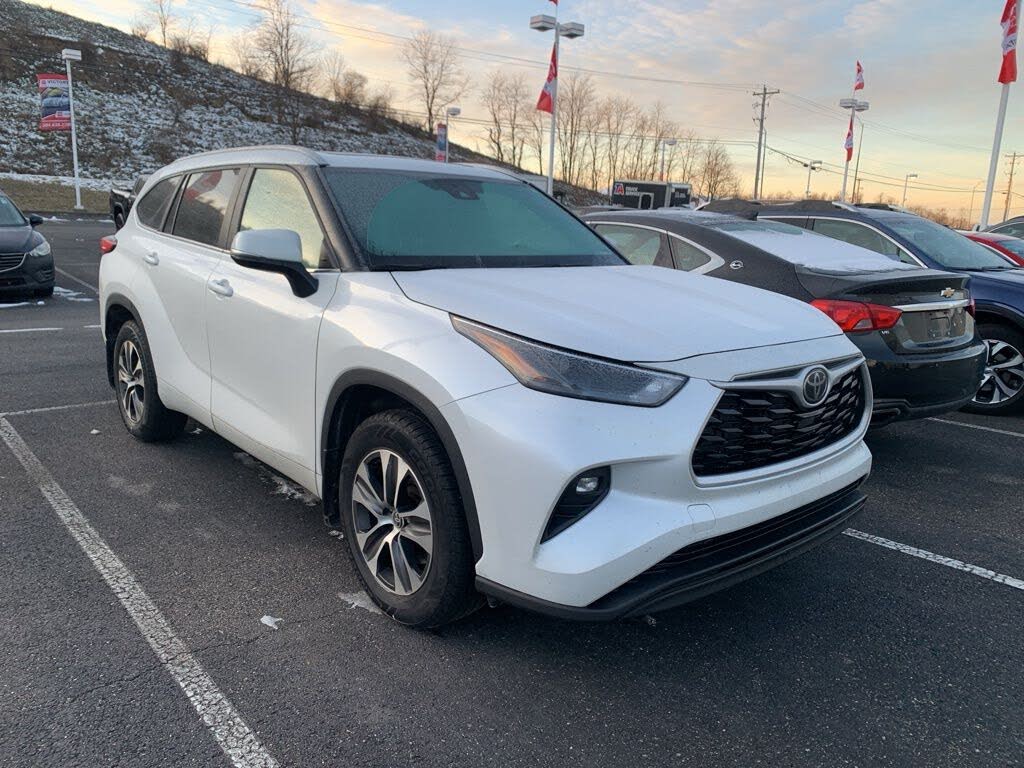 2023 Toyota Highlander XLE FWD