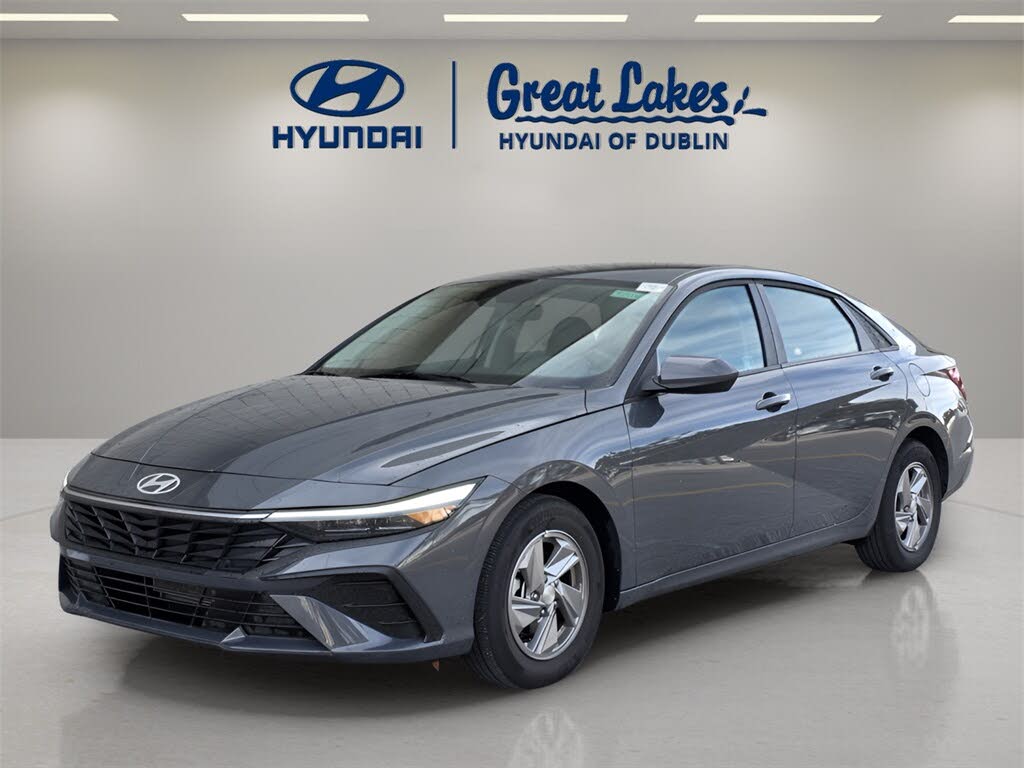 2025 Hyundai Elantra SE FWD