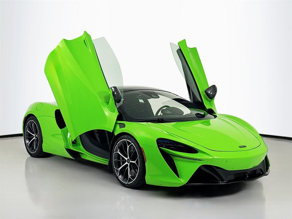 2025 McLaren Artura RWD