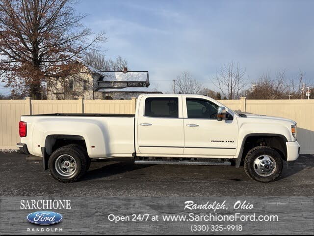 2016 GMC Sierra 3500HD Denali Crew Cab LB DRW 4WD