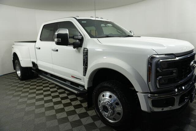 2026 Ford F-450 Super Duty Lariat Crew Cab LB DRW 4WD