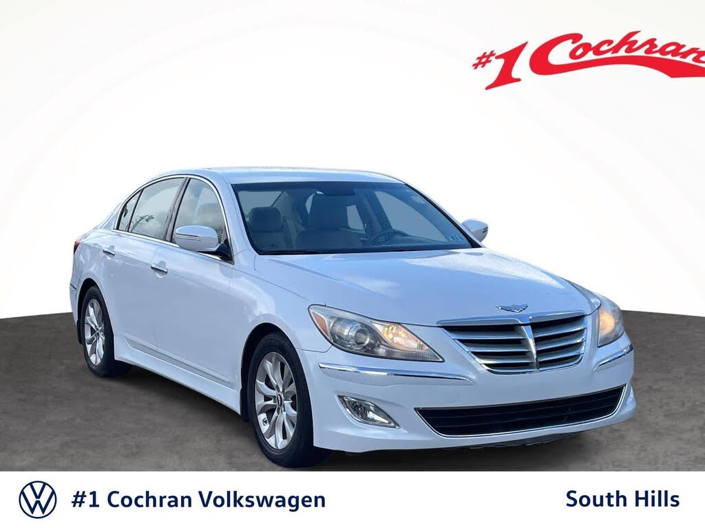 2013 Hyundai Genesis 3.8 RWD