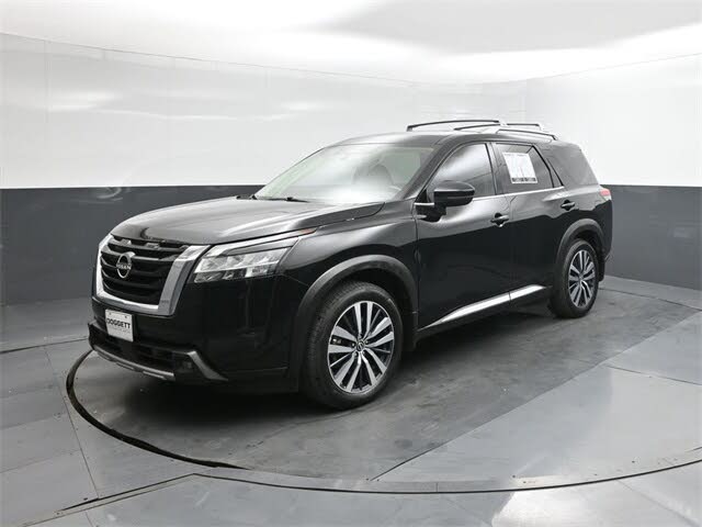 2022 Nissan Pathfinder Platinum FWD