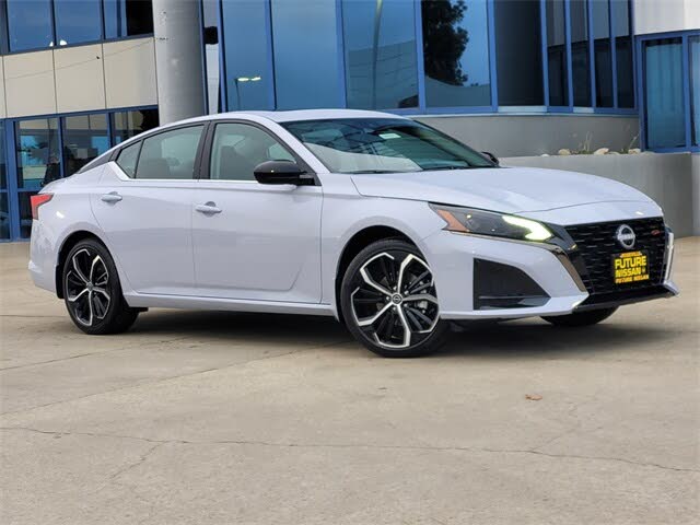 2025 Nissan Altima 2.5 SR FWD