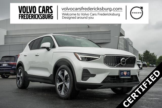 2025 Volvo XC40 B5 Core Bright Theme AWD