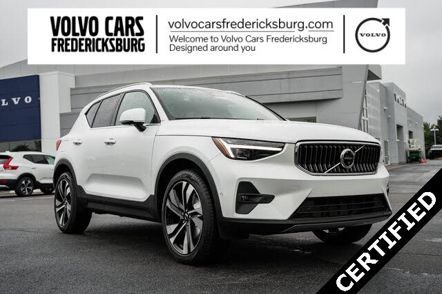2025 Volvo XC40 B5 Ultra Bright Theme AWD