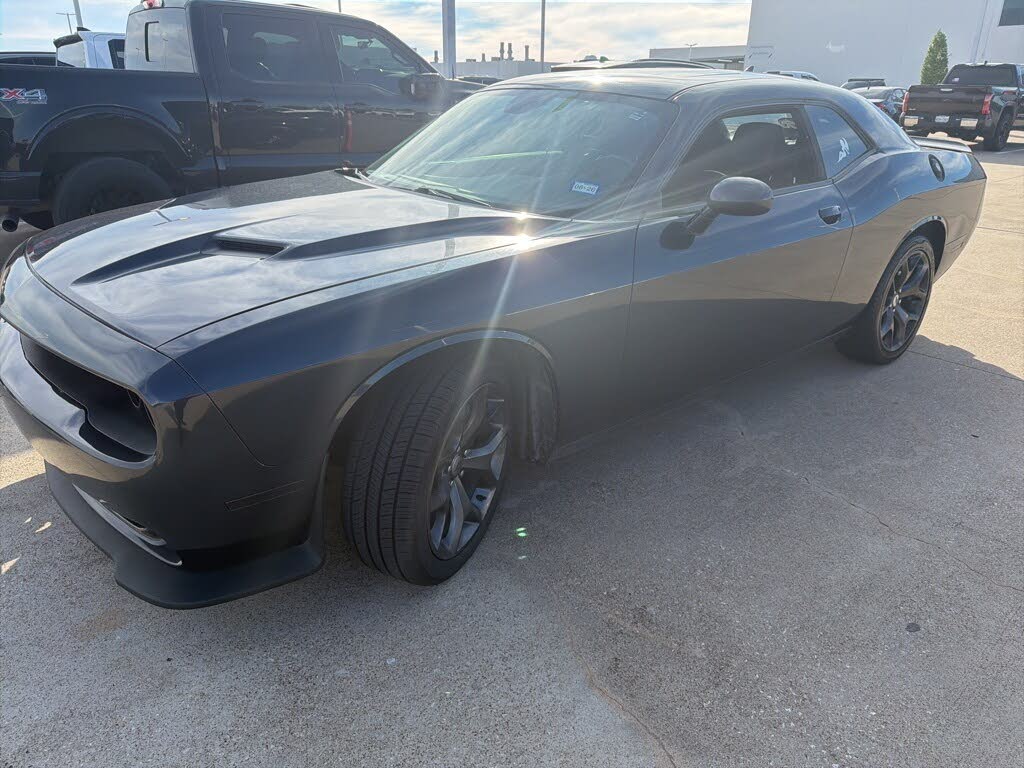 2018 Dodge Challenger SXT RWD