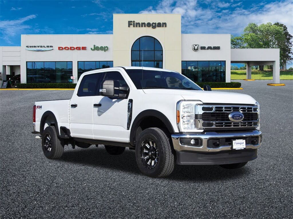 2023 Ford F-250 Super Duty XLT Crew Cab 4WD