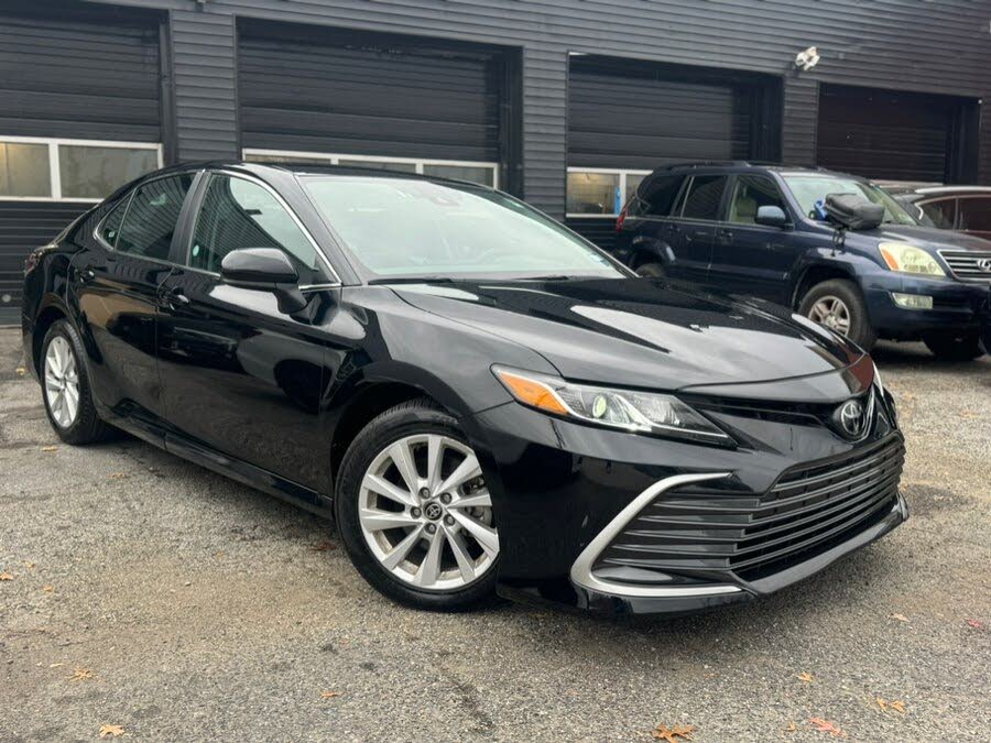 2024 Toyota Camry LE FWD
