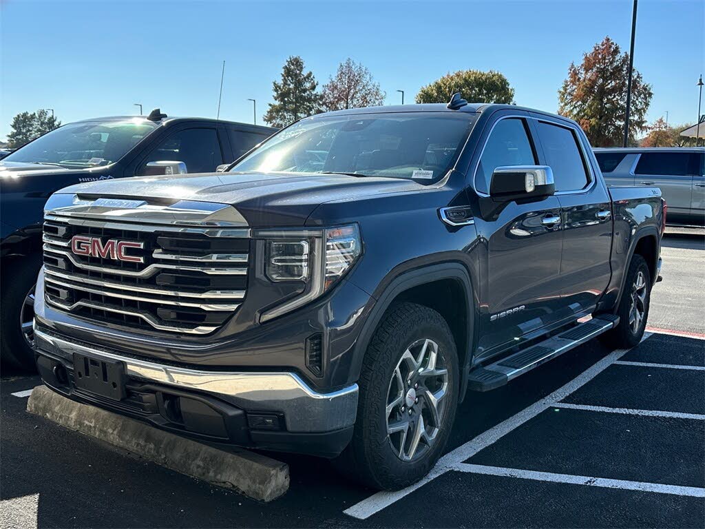 2022 GMC Sierra 1500 SLT Crew Cab 4WD