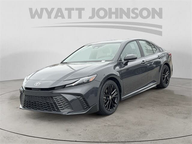 2025 Toyota Camry SE FWD