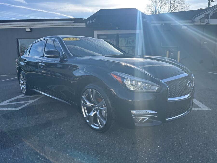 2018 INFINITI Q70L 3.7 Luxe AWD