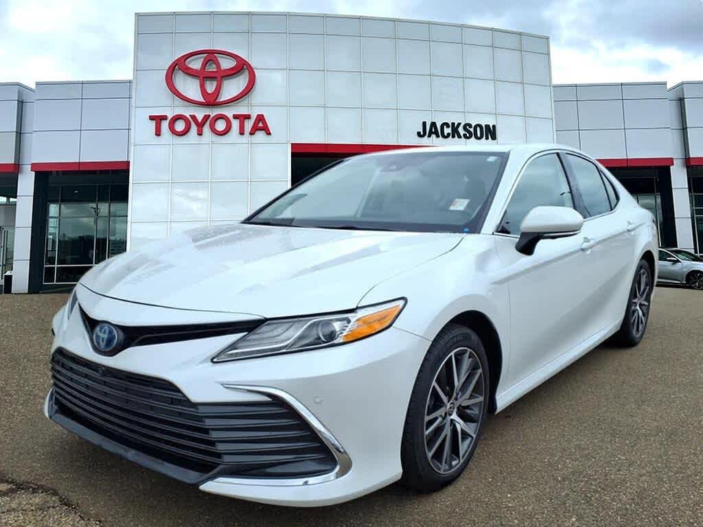 2022 Toyota Camry Hybrid XLE FWD