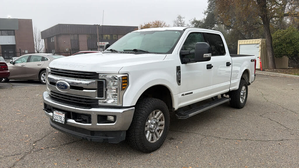 2018 Ford F-250 Super Duty XLT Crew Cab LB 4WD