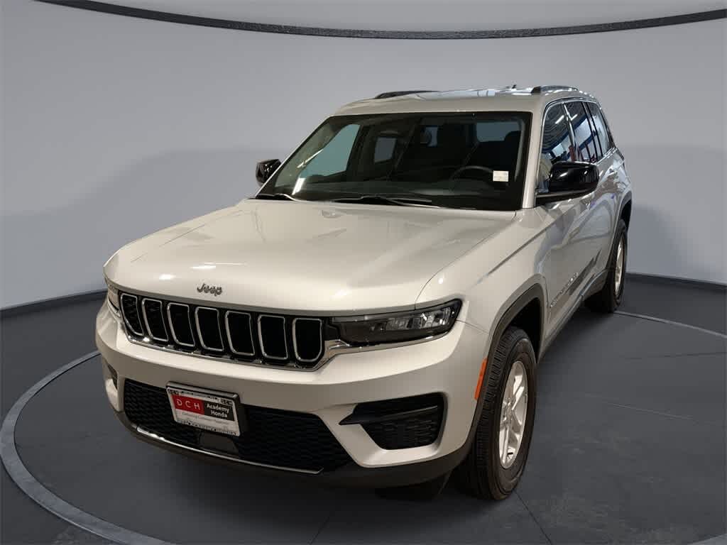 2023 Jeep Grand Cherokee Laredo 4WD
