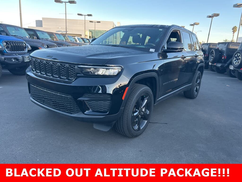 2023 Jeep Grand Cherokee Altitude 4WD