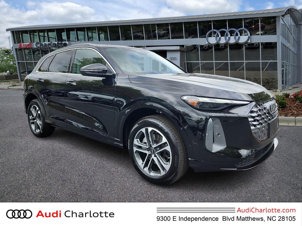 2025 Audi Q5 quattro Premium 40 TFSI