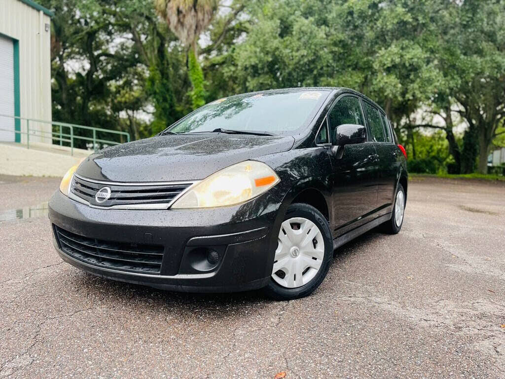 2012 Nissan Versa 1.8 S Hatchback
