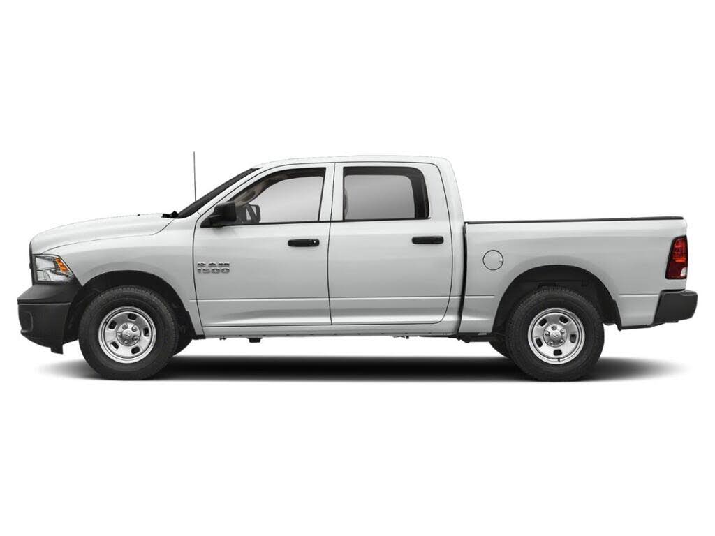 RAM 1500 Classic Express Crew Cab 4WD 2023