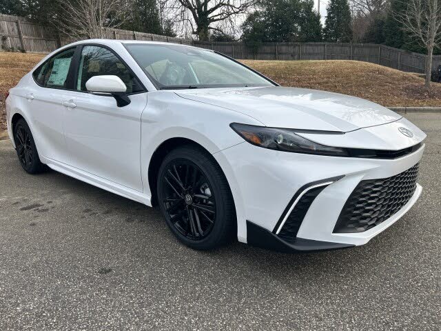 2026 Toyota Camry SE FWD